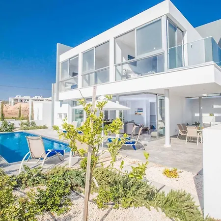 Villa Pearl 15 *