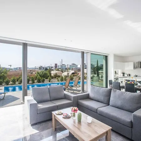 Villa Pearl 15 *